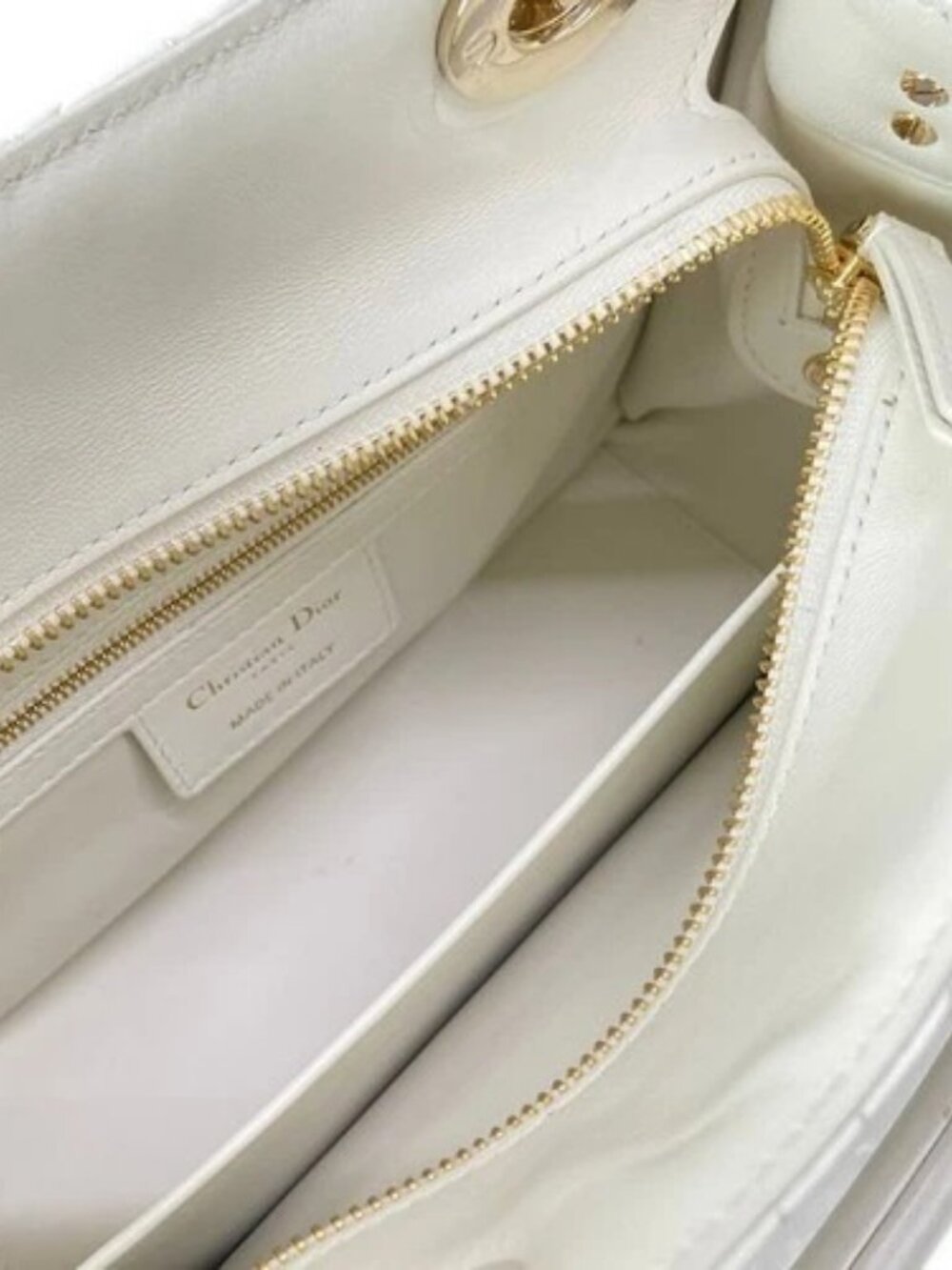 DIOR/ChristianDior Lady Dior Medium Bag White Lambskin Handbag - Picture 6 of 16